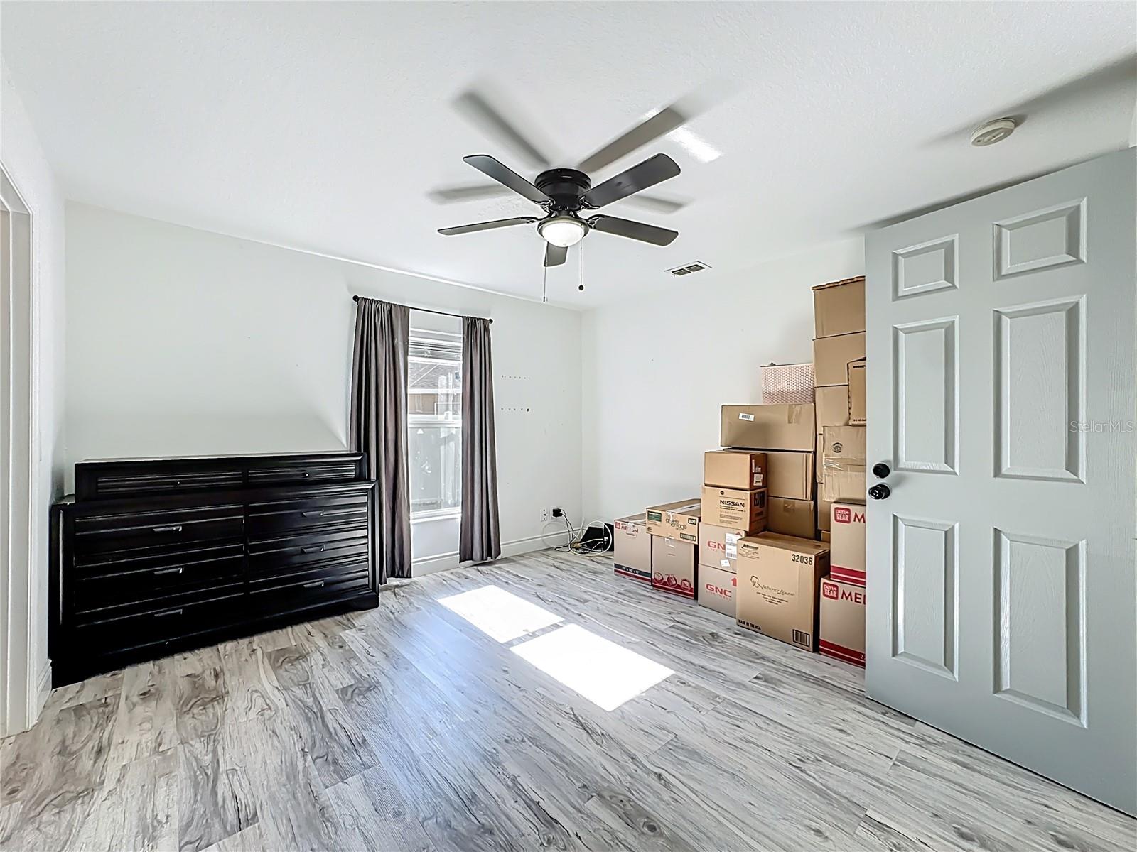 Image 29 of 67 For 13841 Chihuly Court