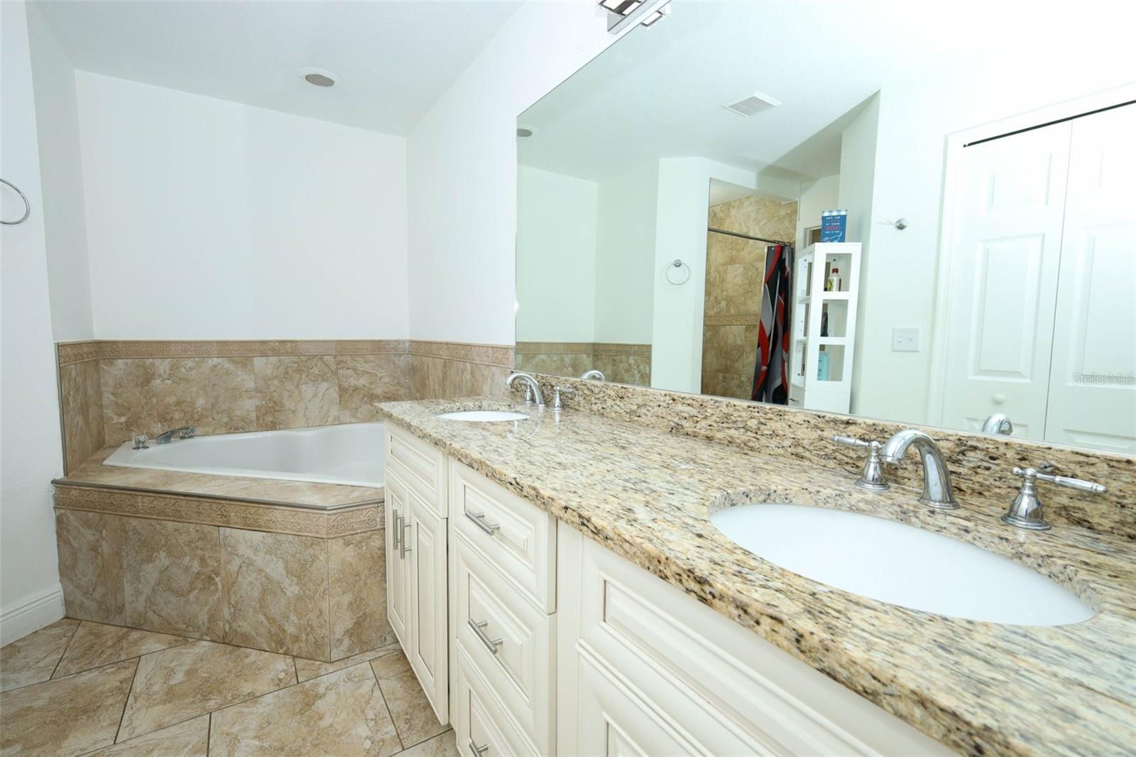 Image 14 of 30 For 1319 Rain Forest Lane