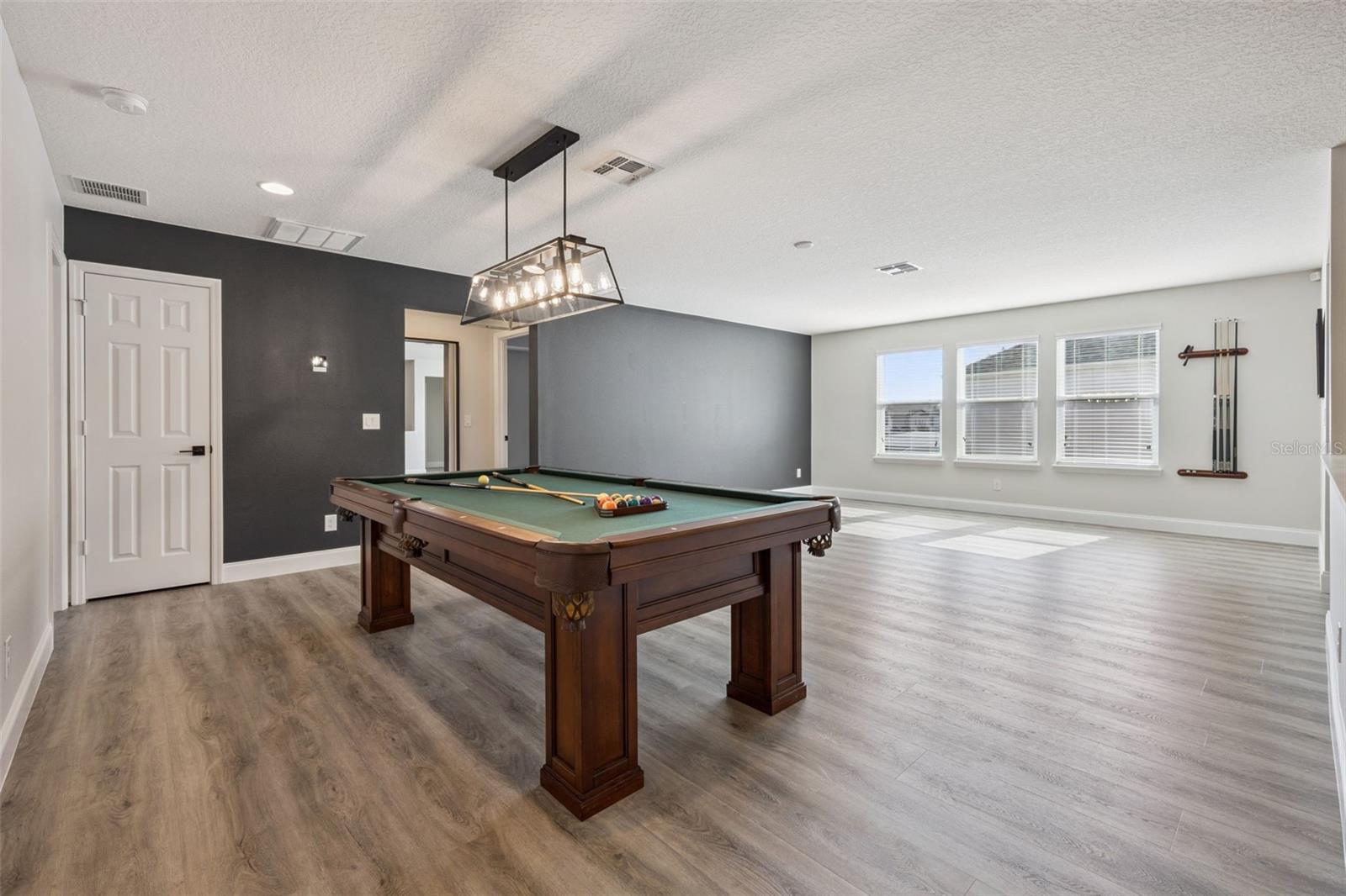 Image 18 of 46 For 1327 Yorkshire Court