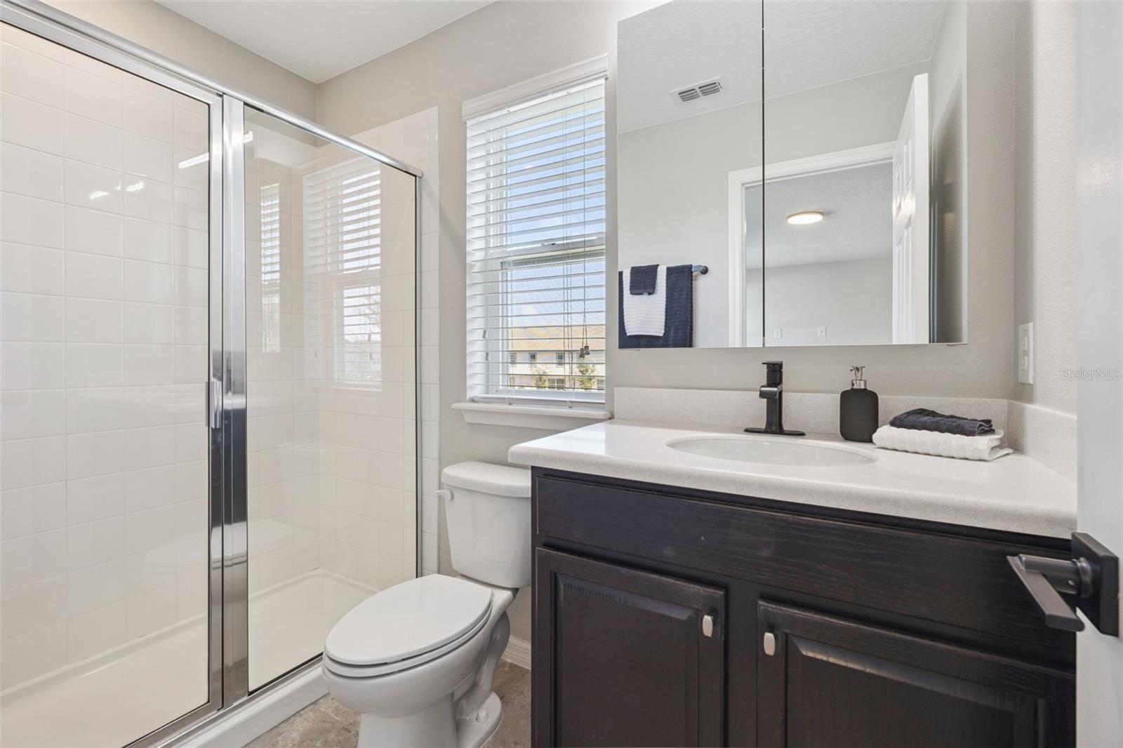 Image 22 of 46 For 1327 Yorkshire Court