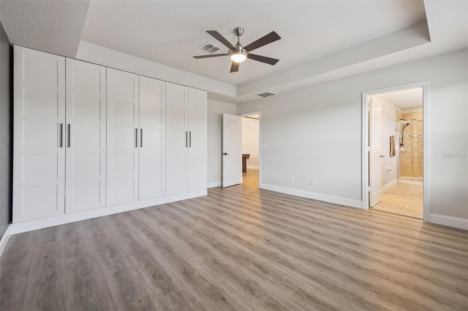 Image 24 of 46 For 1327 Yorkshire Court