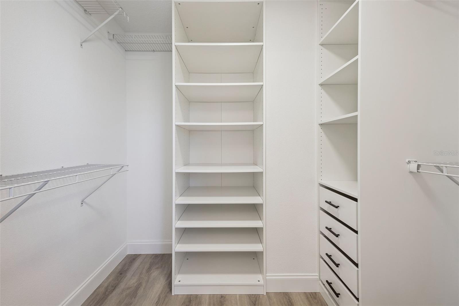 Image 27 of 46 For 1327 Yorkshire Court