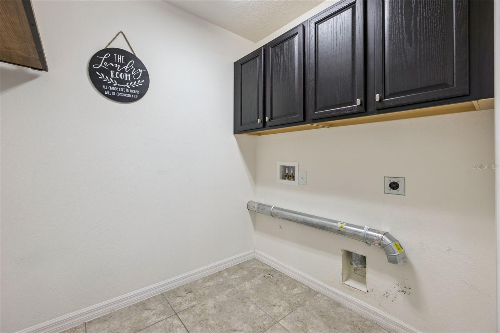 Image 36 of 46 For 1327 Yorkshire Court