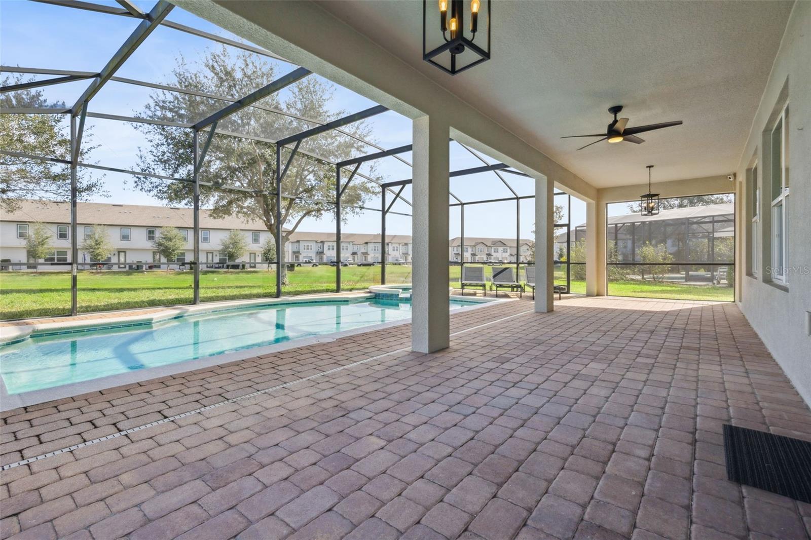 Image 37 of 46 For 1327 Yorkshire Court