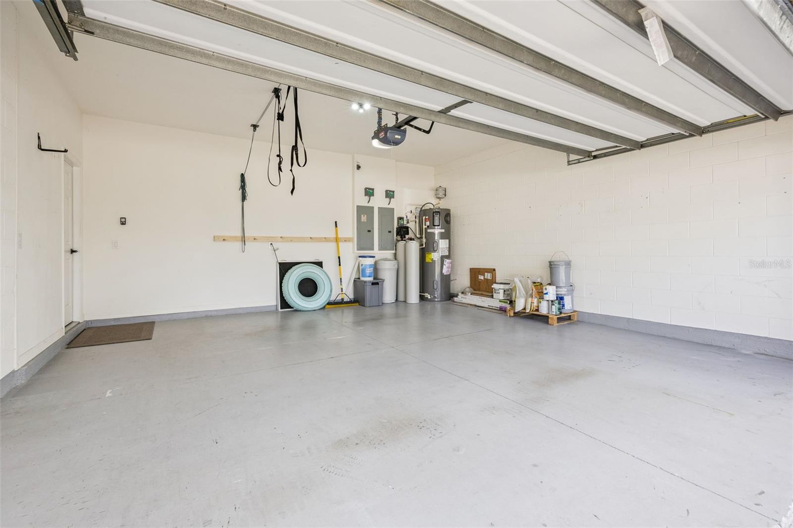 Image 40 of 46 For 1327 Yorkshire Court