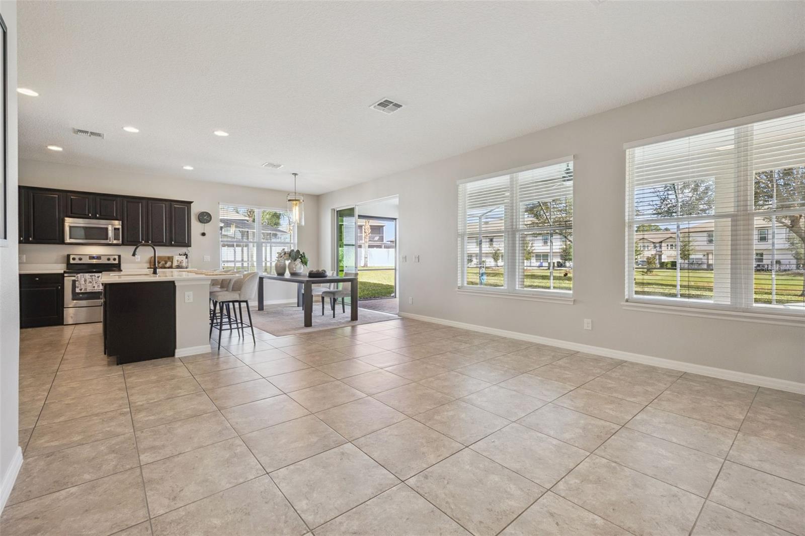 Image 8 of 46 For 1327 Yorkshire Court