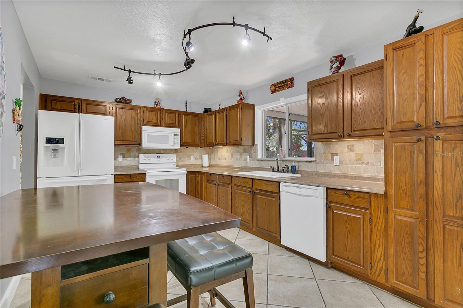 Image 13 of 41 For 8612 Otter Creek Court