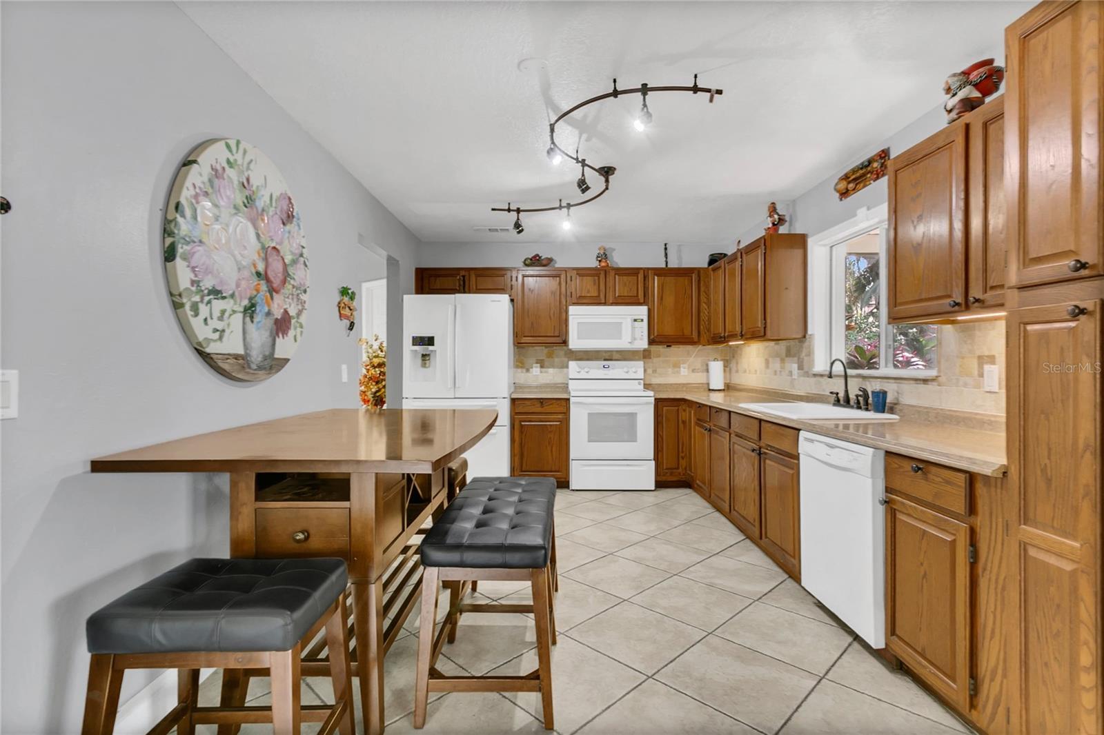 Image 14 of 41 For 8612 Otter Creek Court