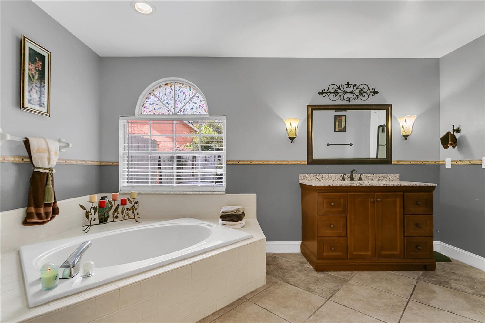 Image 17 of 41 For 8612 Otter Creek Court