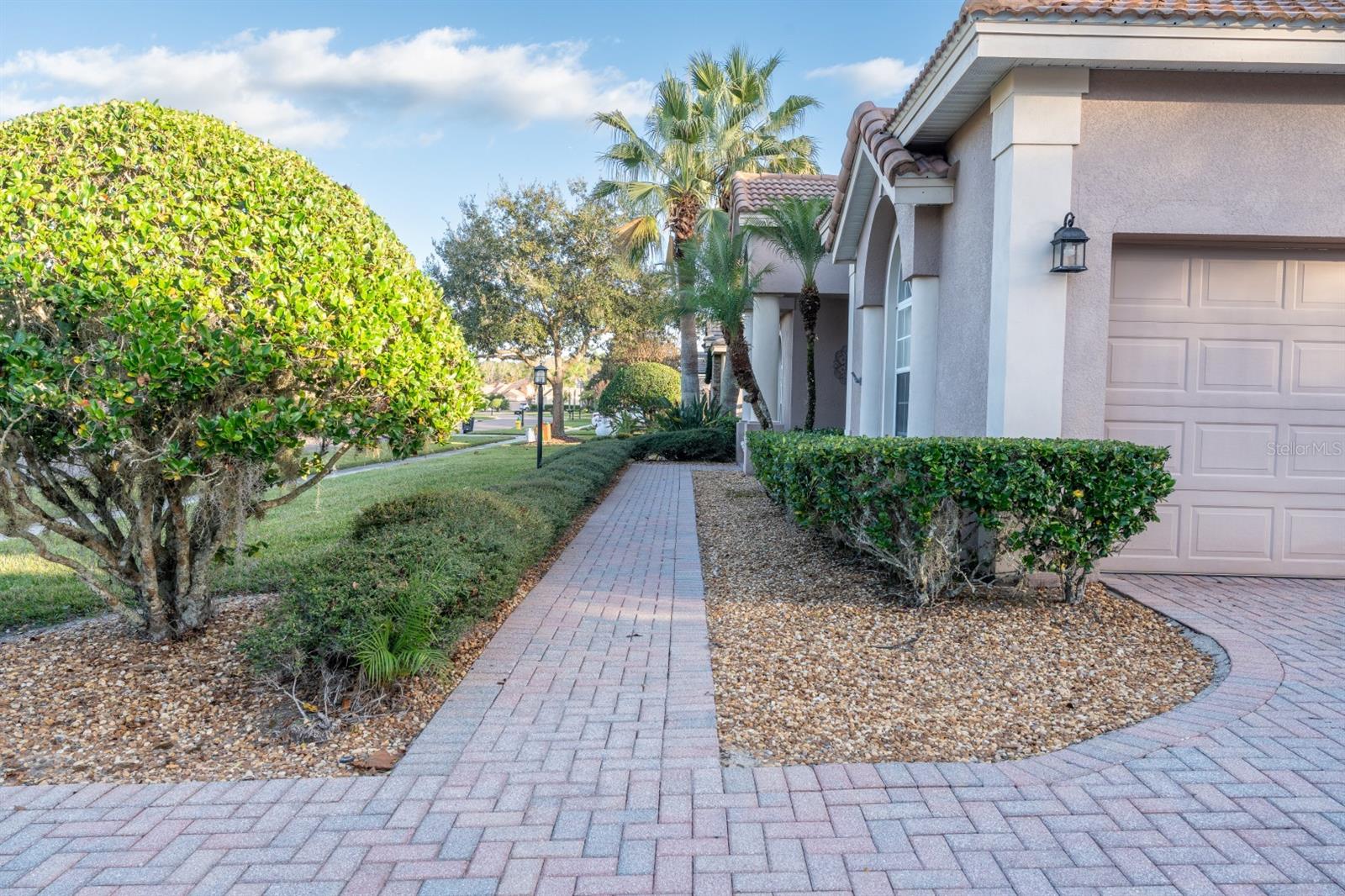 Image 11 of 30 For 1084 Shadowmoss Circle