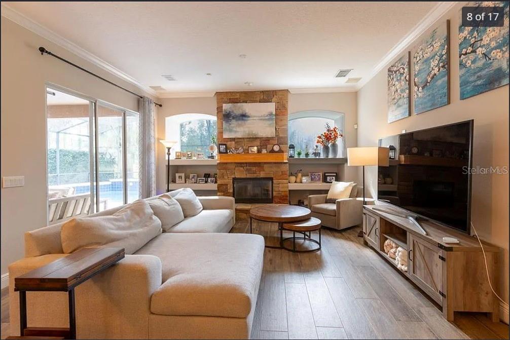 Image 17 of 30 For 1084 Shadowmoss Circle