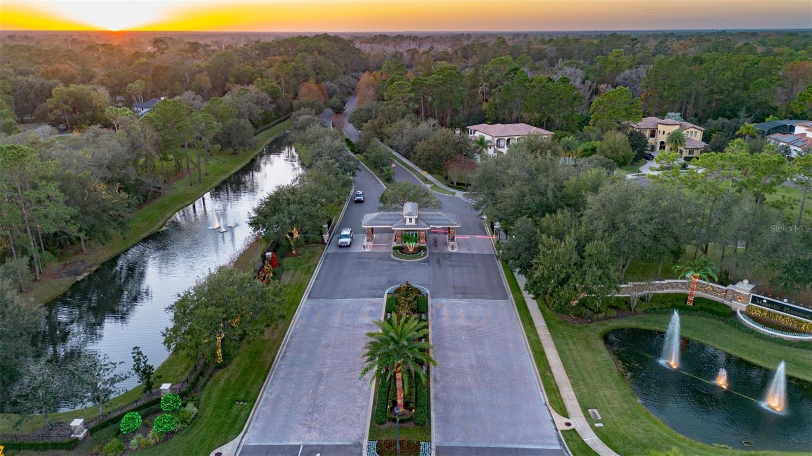 Image 3 of 30 For 1084 Shadowmoss Circle