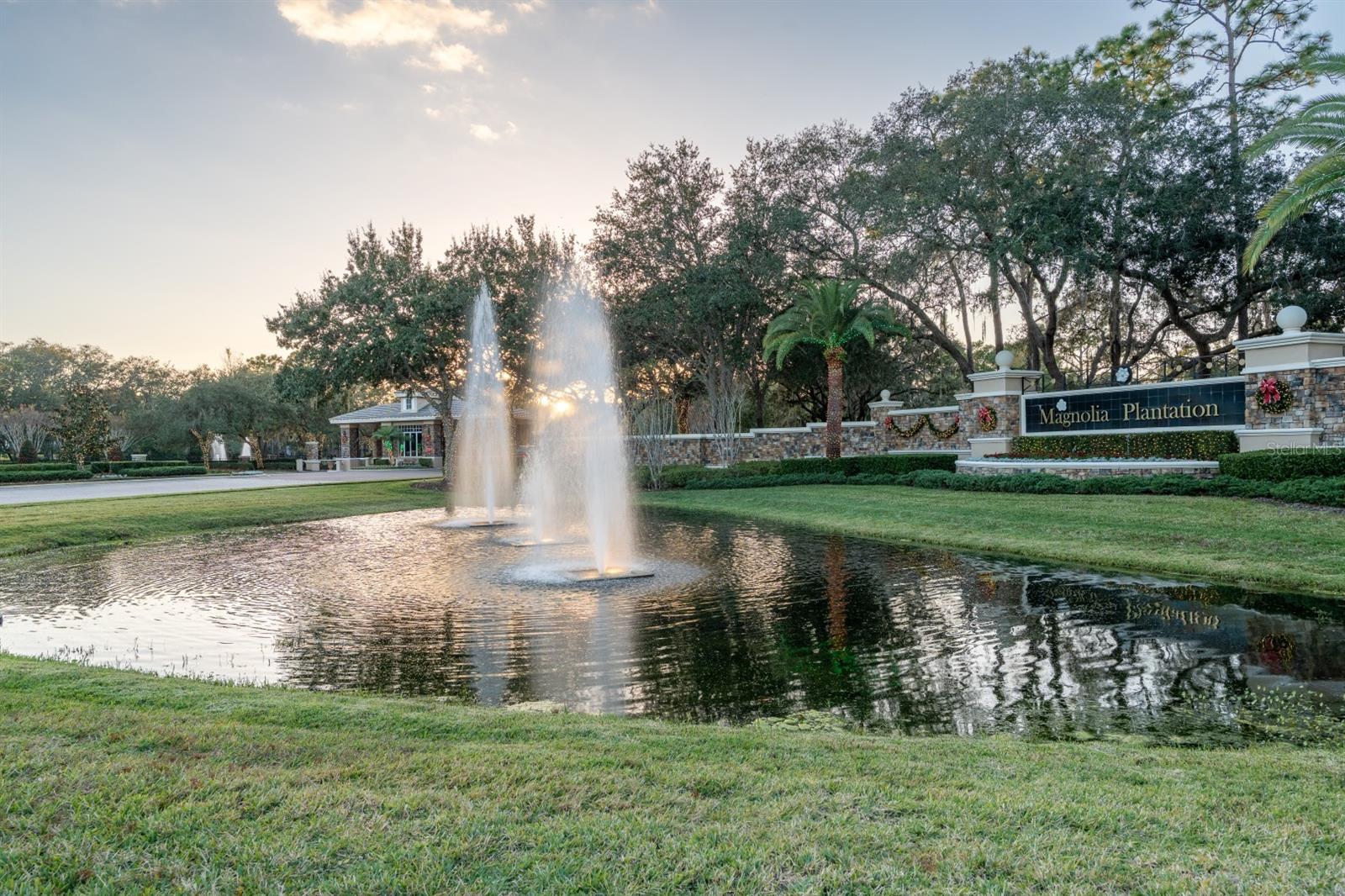 Image 6 of 30 For 1084 Shadowmoss Circle