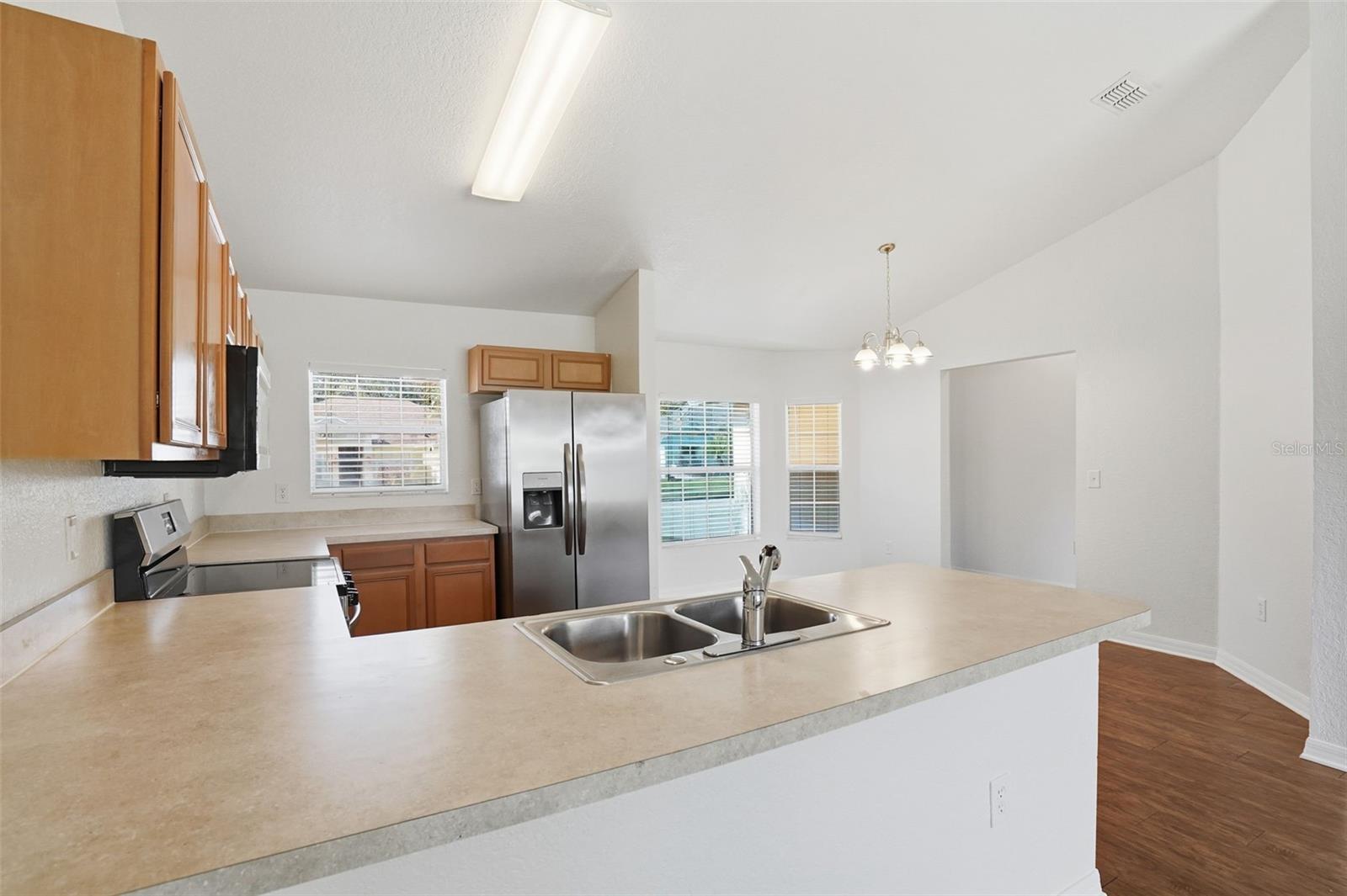 Image 12 of 26 For 6925 Krenson Oaks Street