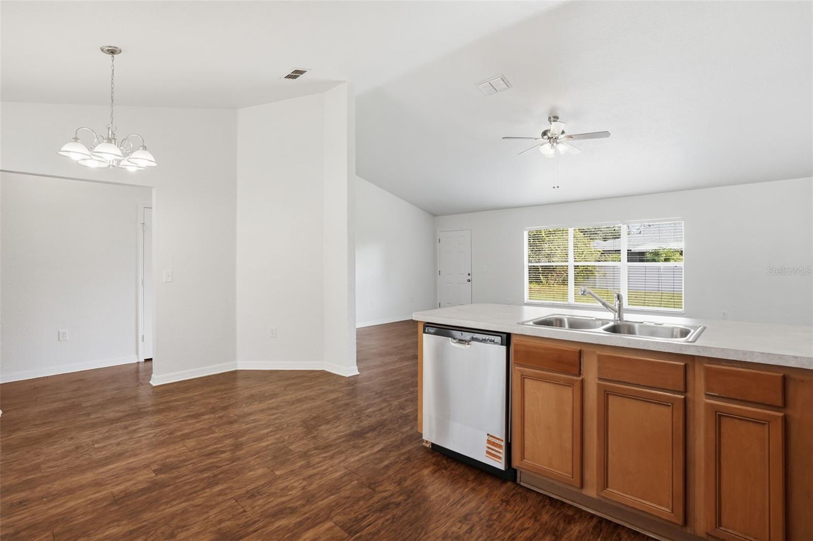 Image 14 of 26 For 6925 Krenson Oaks Street