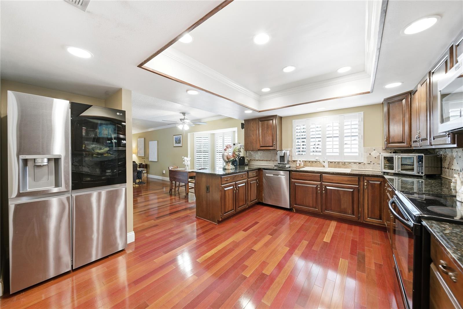 Image 14 of 49 For 930 Arabian Avenue