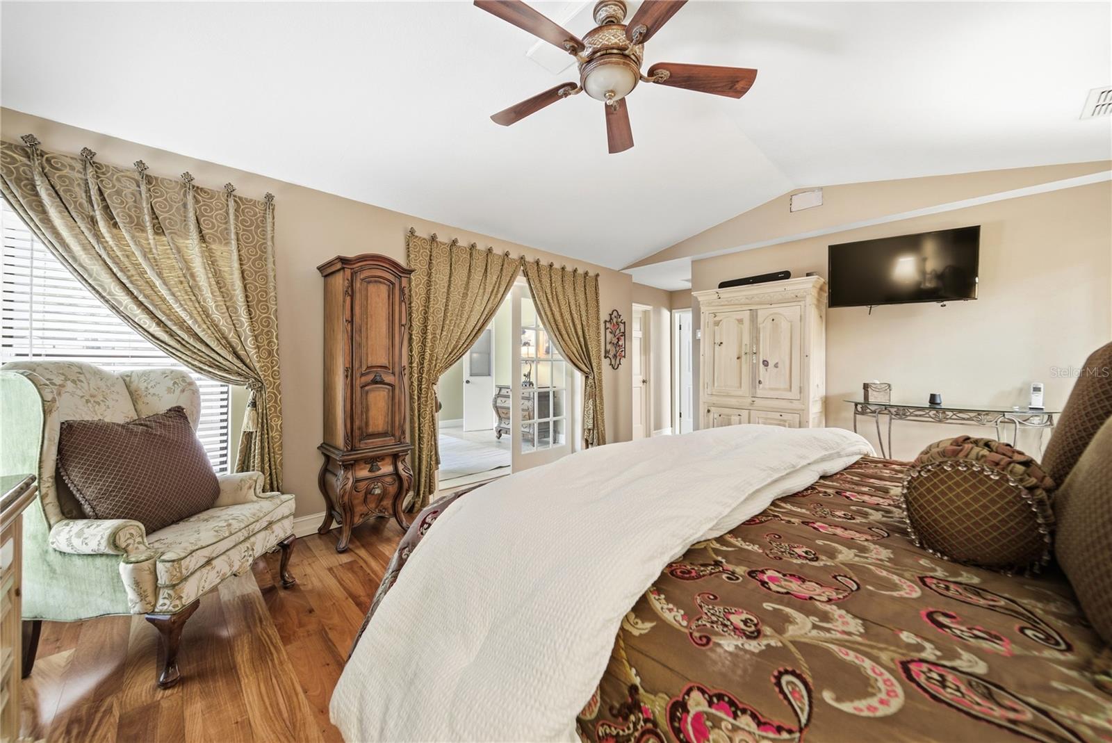 Image 20 of 49 For 930 Arabian Avenue