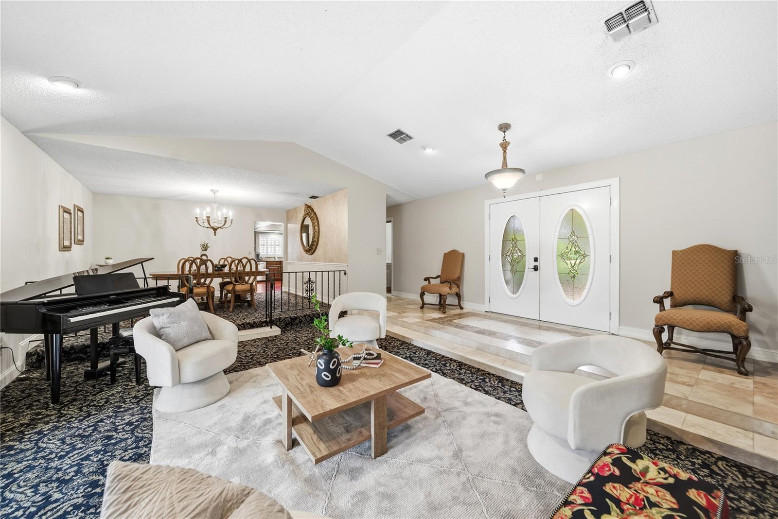 Image 4 of 49 For 930 Arabian Avenue