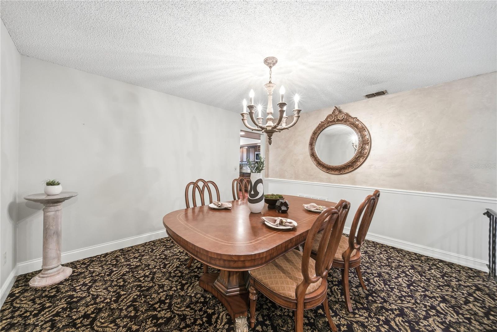 Image 6 of 49 For 930 Arabian Avenue