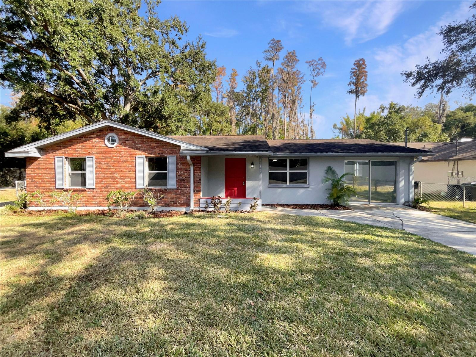 Details for 16423 Lake Byrd Drive, TAMPA, FL 33618