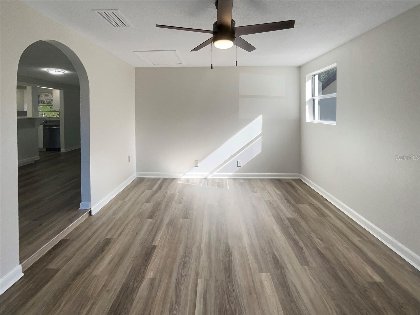 Image 11 of 25 For 16423 Lake Byrd Drive