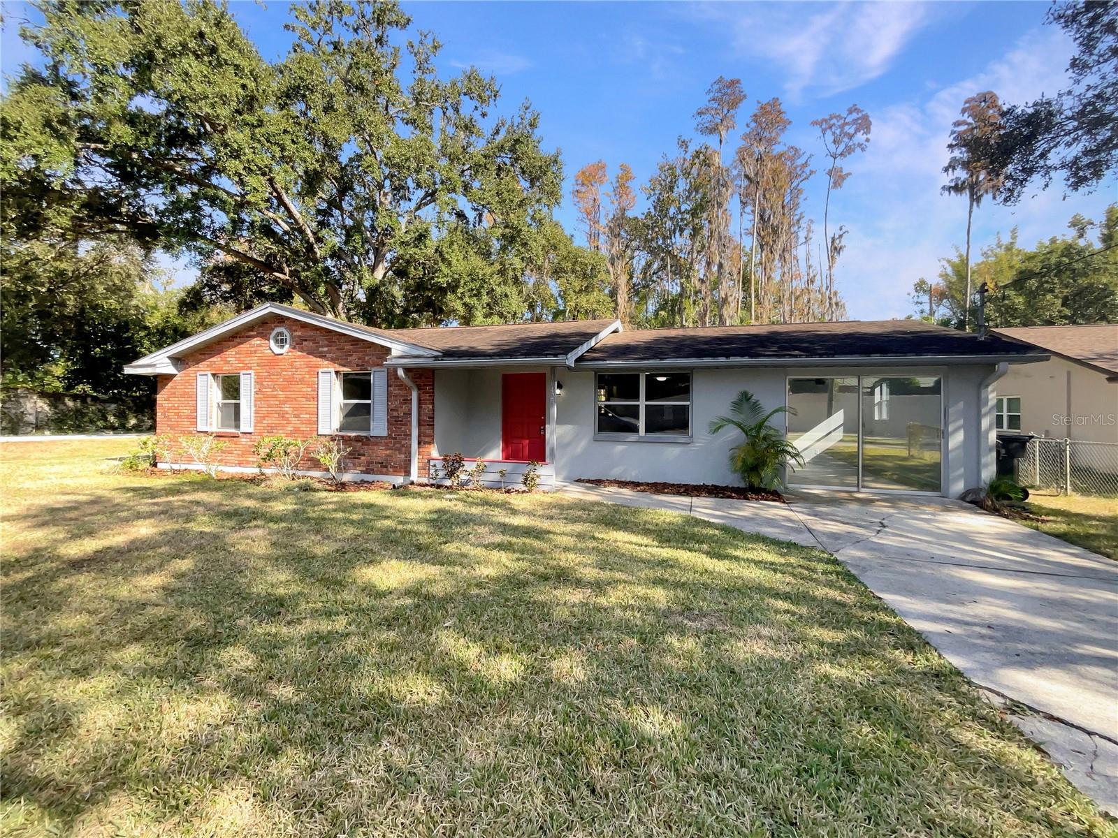 Image 2 of 25 For 16423 Lake Byrd Drive