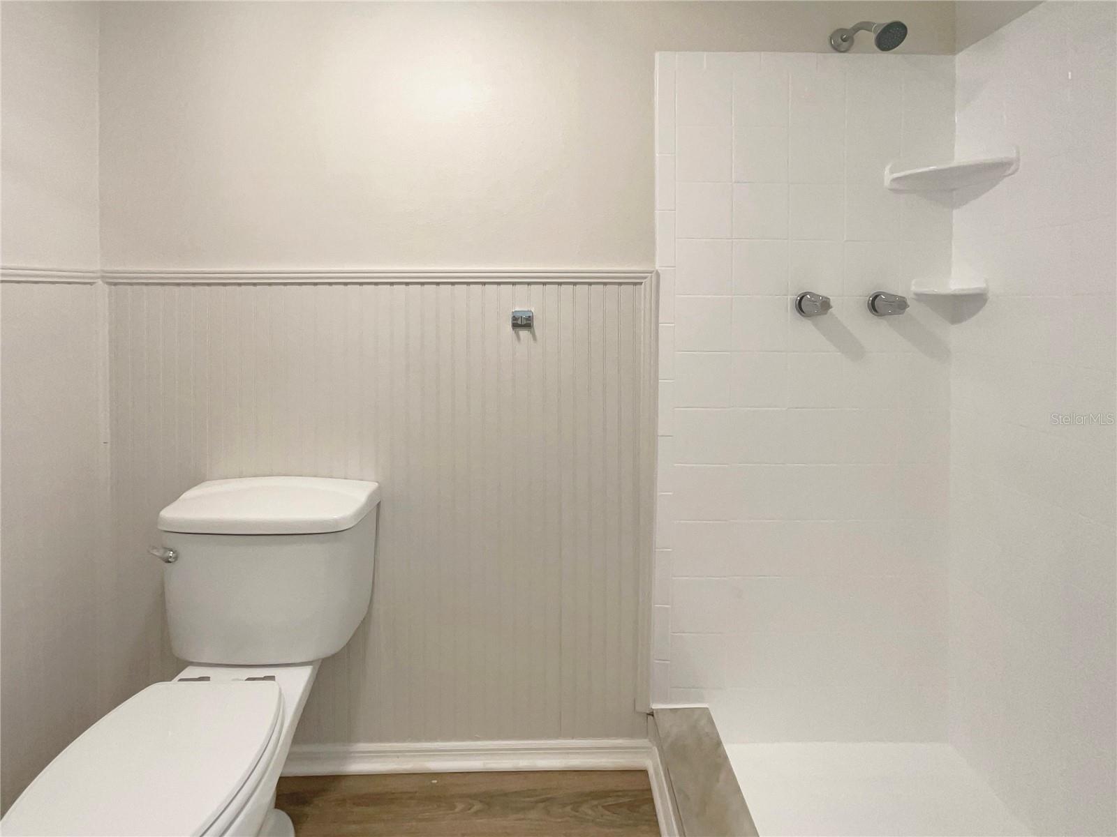 Image 21 of 25 For 16423 Lake Byrd Drive