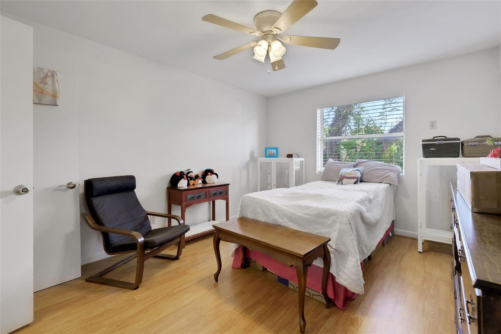 Image 13 of 47 For 199 Rosewood Avenue