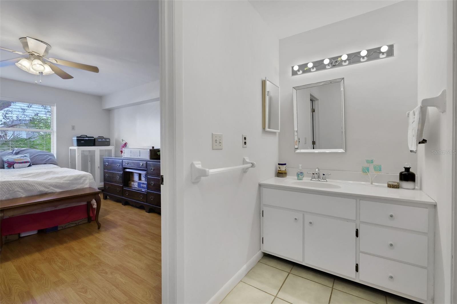 Image 15 of 47 For 199 Rosewood Avenue