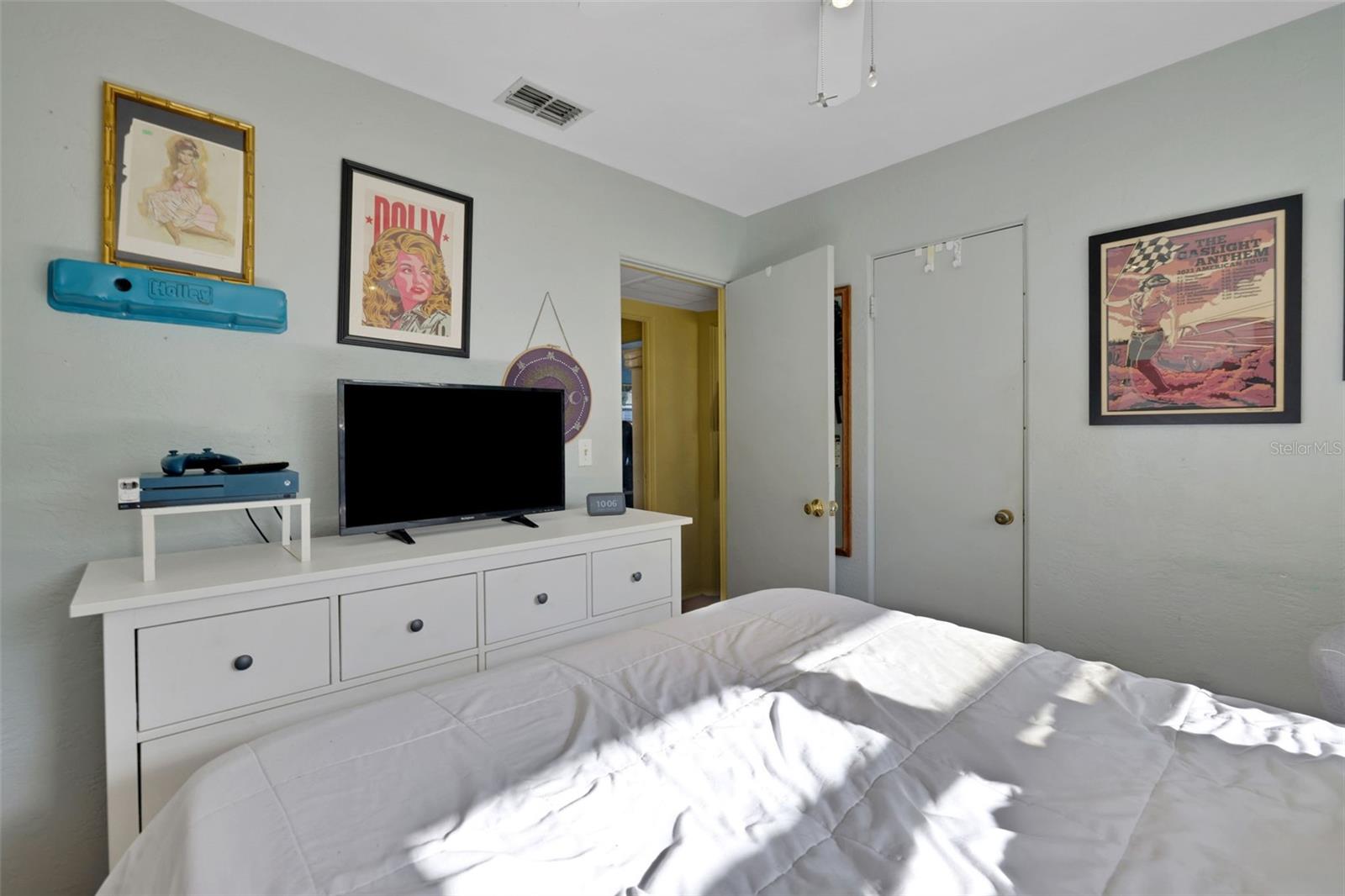 Image 20 of 47 For 199 Rosewood Avenue