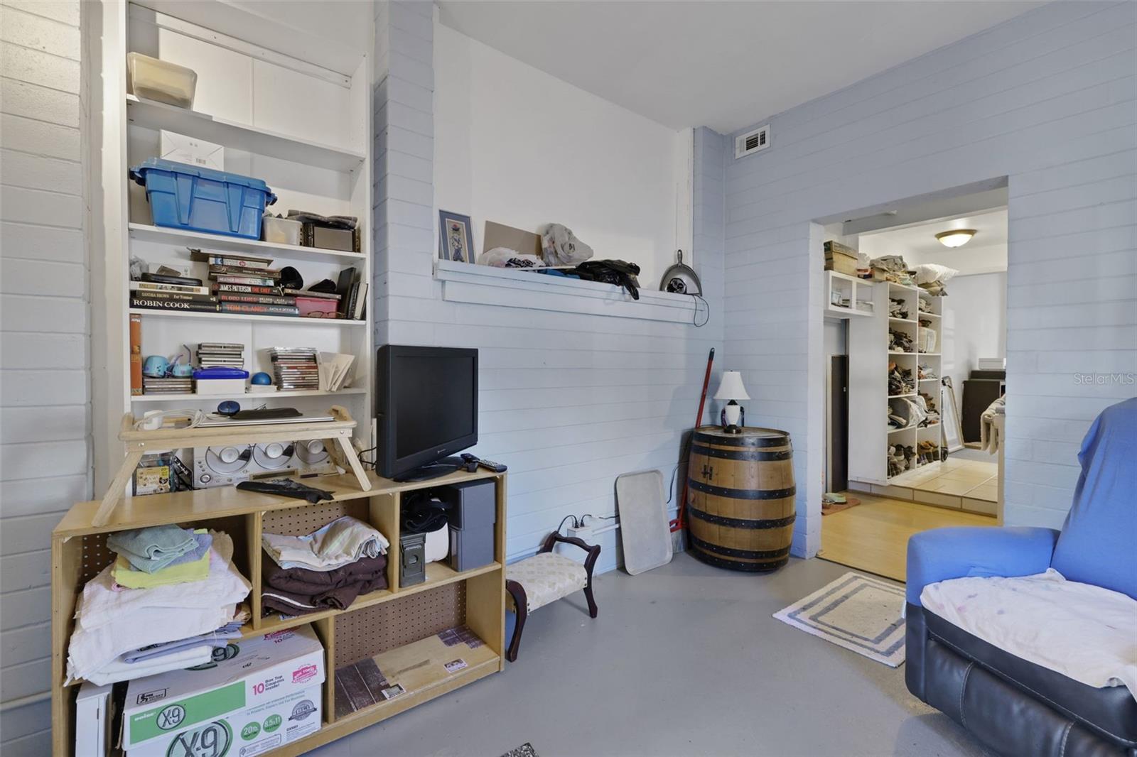 Image 28 of 47 For 199 Rosewood Avenue