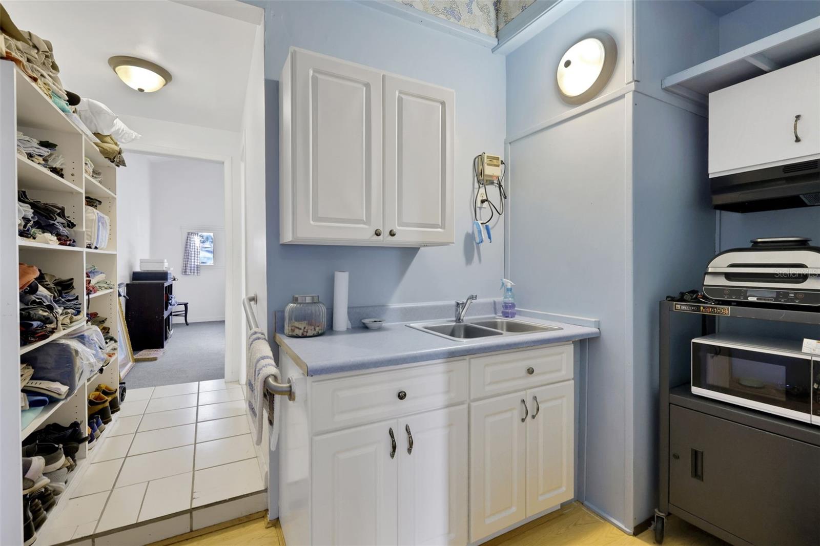 Image 30 of 47 For 199 Rosewood Avenue