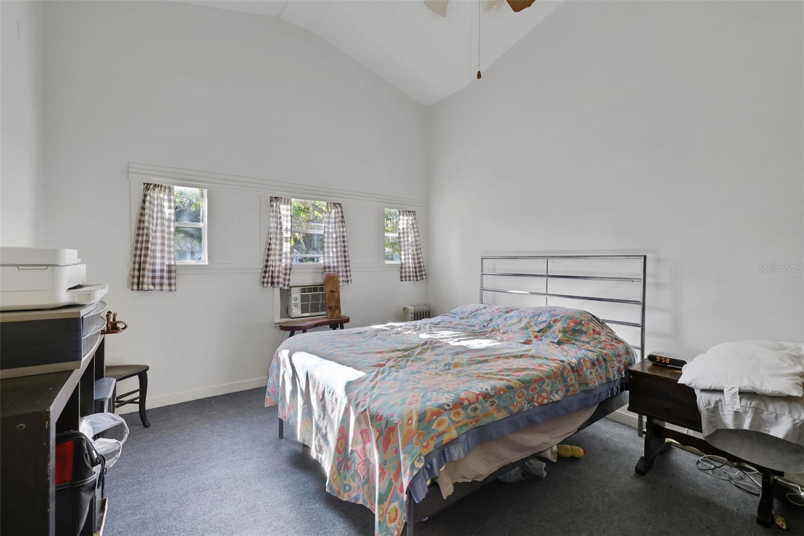 Image 32 of 47 For 199 Rosewood Avenue