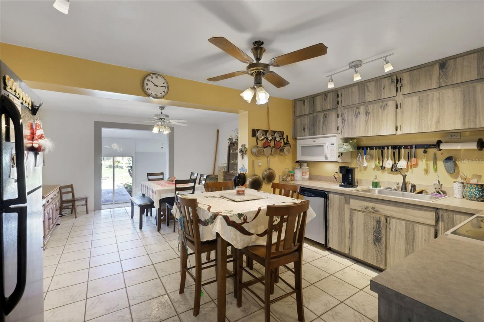 Image 7 of 47 For 199 Rosewood Avenue