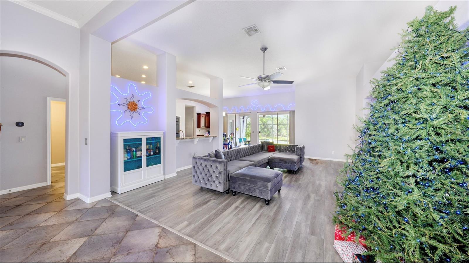 Image 13 of 48 For 1017 Majestic Oak Drive