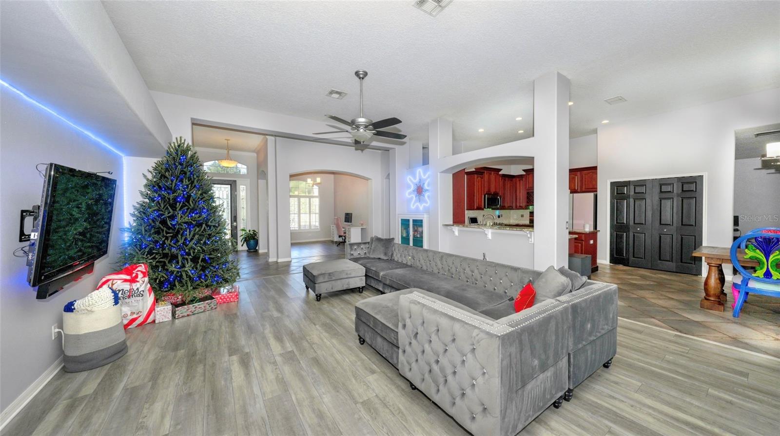 Image 14 of 48 For 1017 Majestic Oak Drive