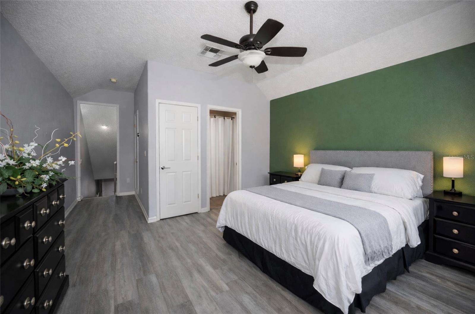 Image 31 of 48 For 1017 Majestic Oak Drive