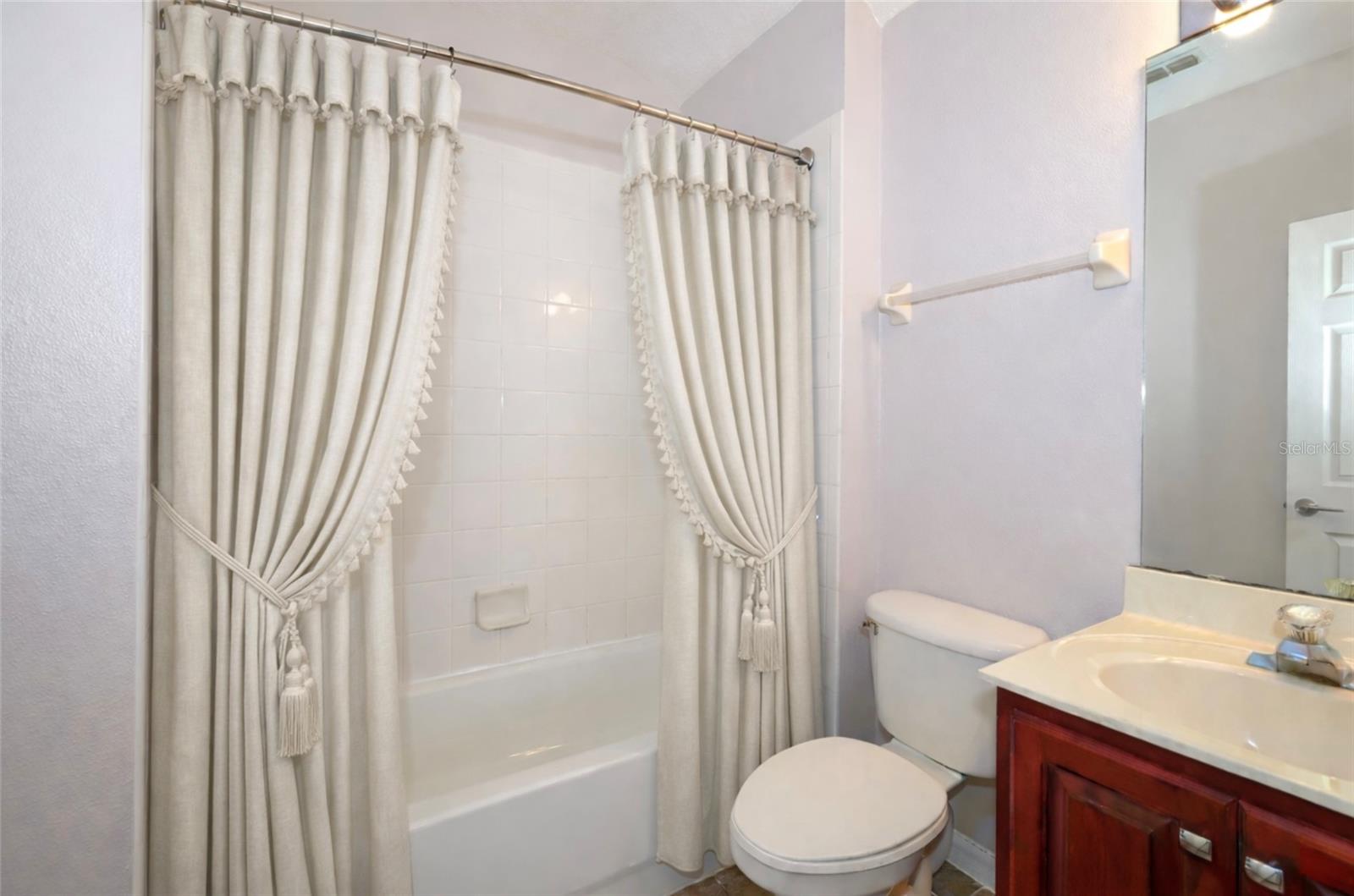 Image 32 of 48 For 1017 Majestic Oak Drive