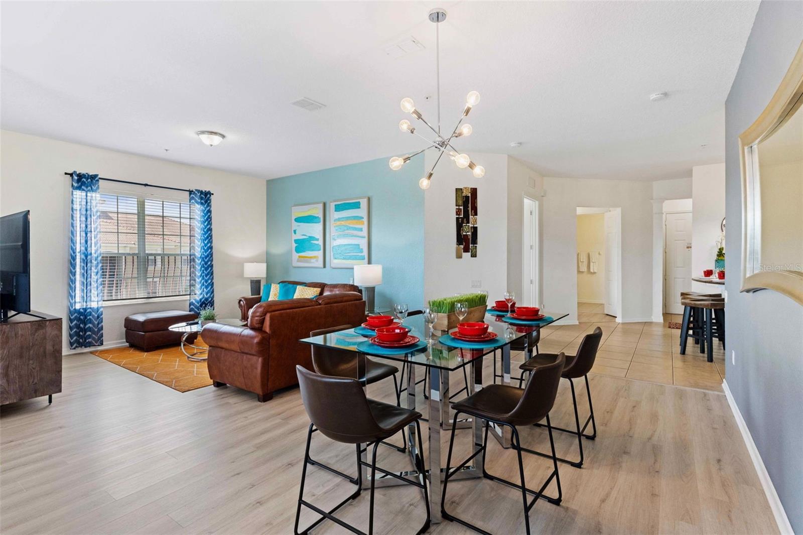 Image 11 of 68 For 4840 Cayview Avenue 403