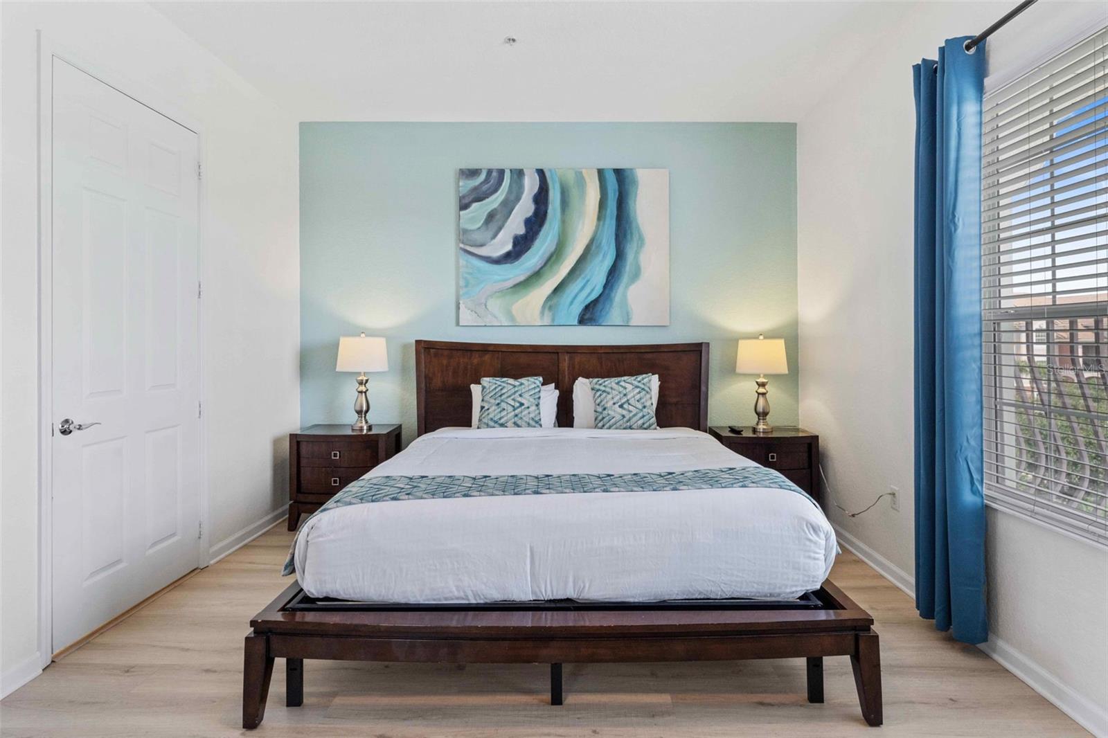 Image 22 of 68 For 4840 Cayview Avenue 403