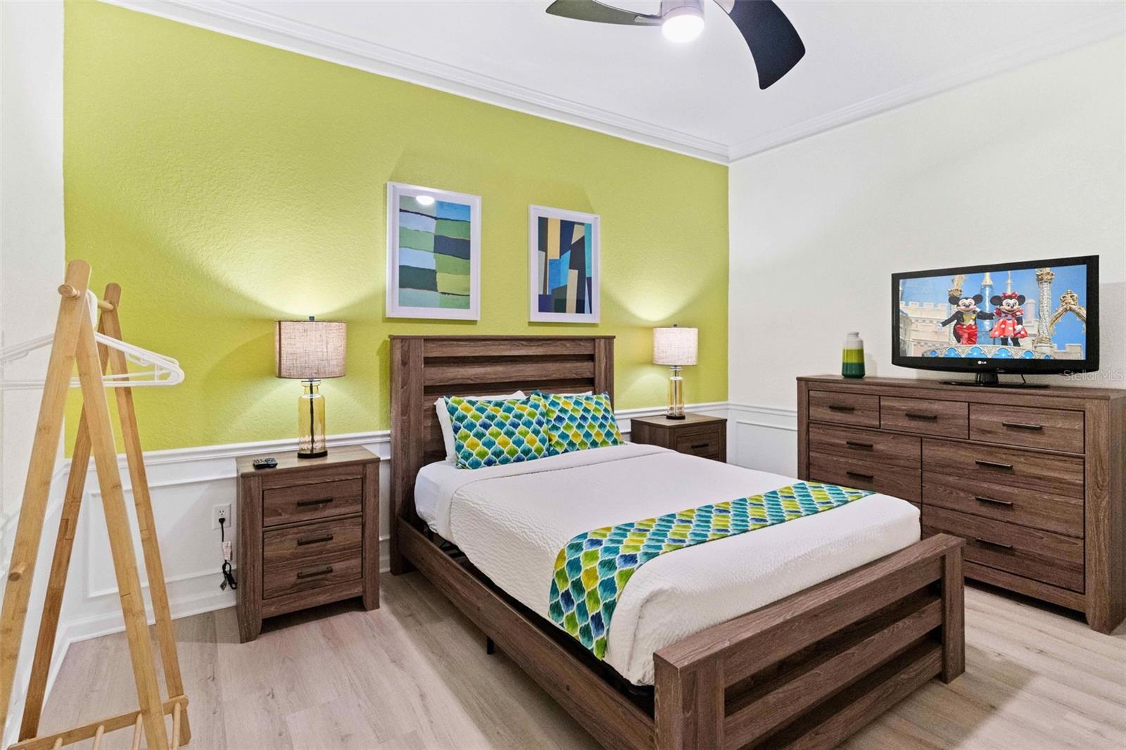 Image 33 of 68 For 4840 Cayview Avenue 403