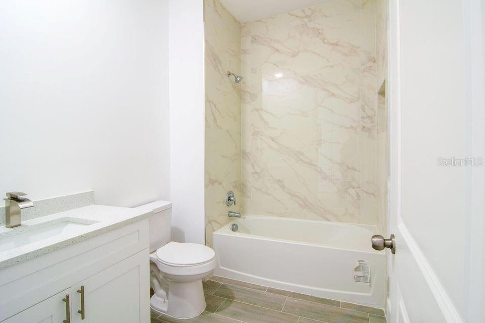 Image 11 of 13 For 260 Rotonda Boulevard B