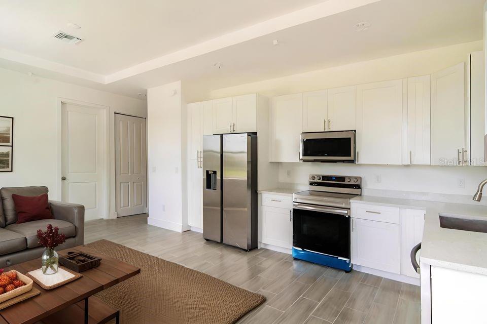 Image 3 of 13 For 260 Rotonda Boulevard B