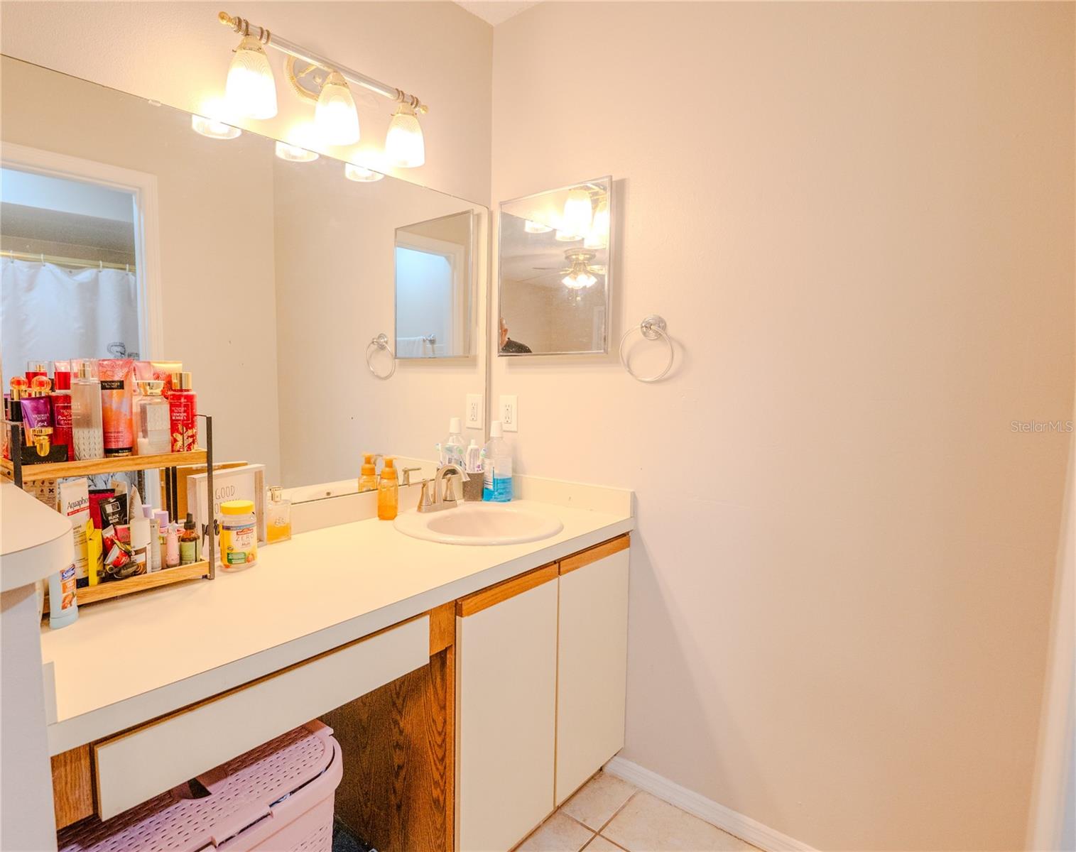 Image 15 of 21 For 32 Silver Oak Circle