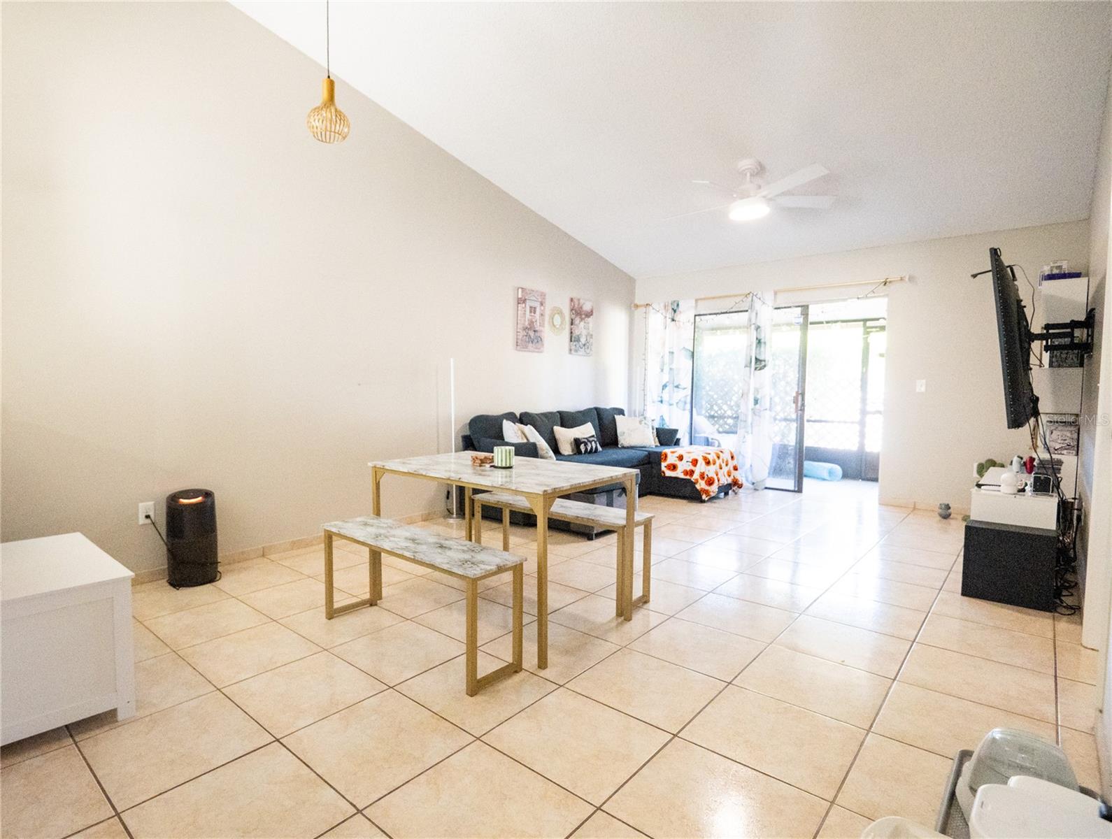 Image 2 of 21 For 32 Silver Oak Circle