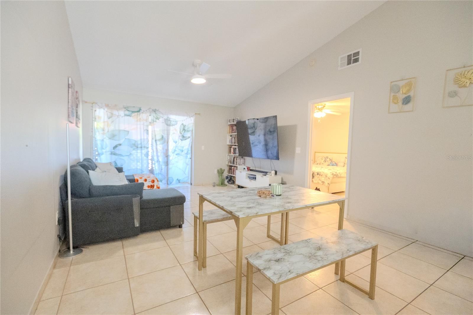 Image 3 of 21 For 32 Silver Oak Circle