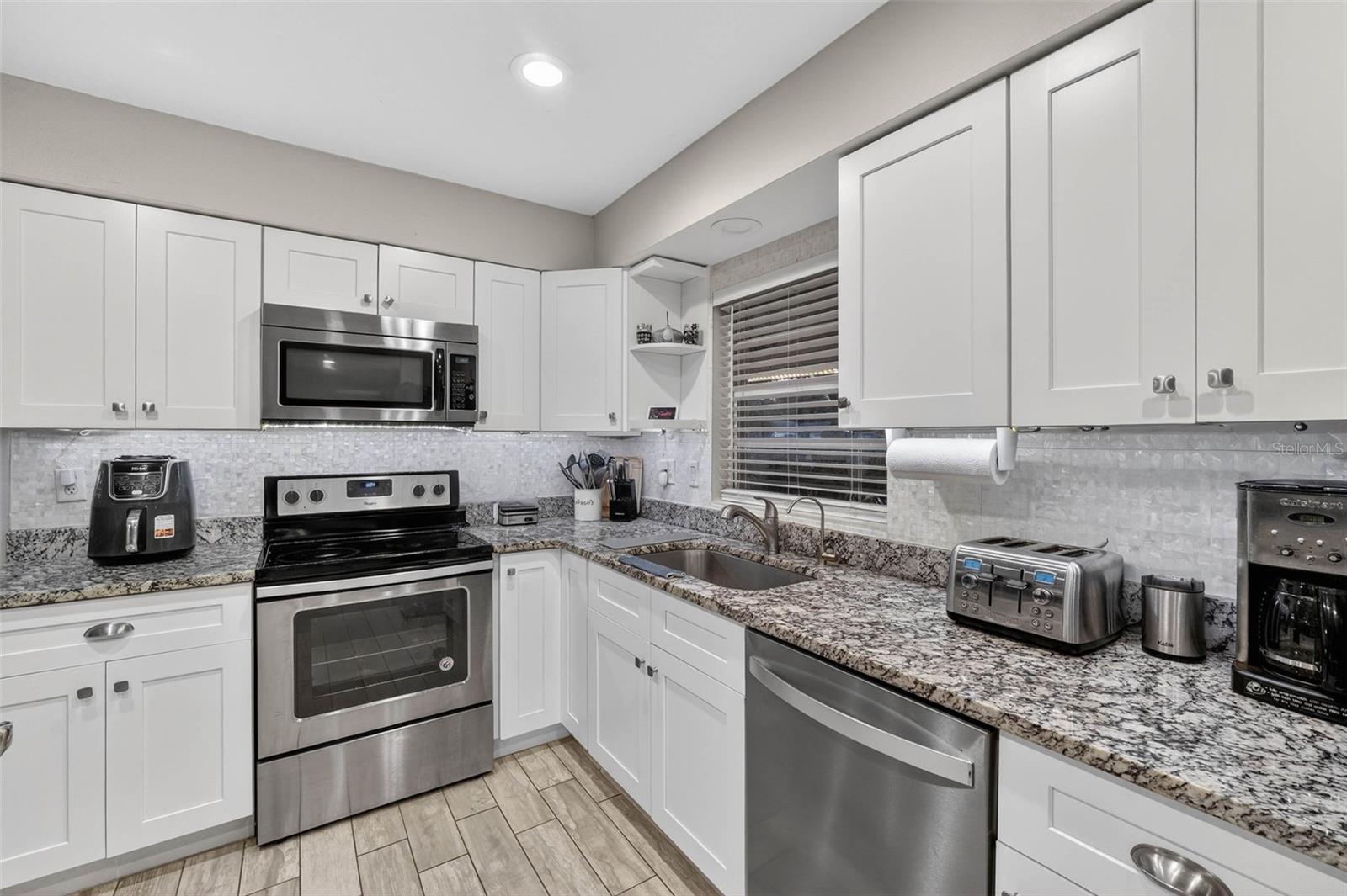 Image 11 of 74 For 3207 Flowertree Road