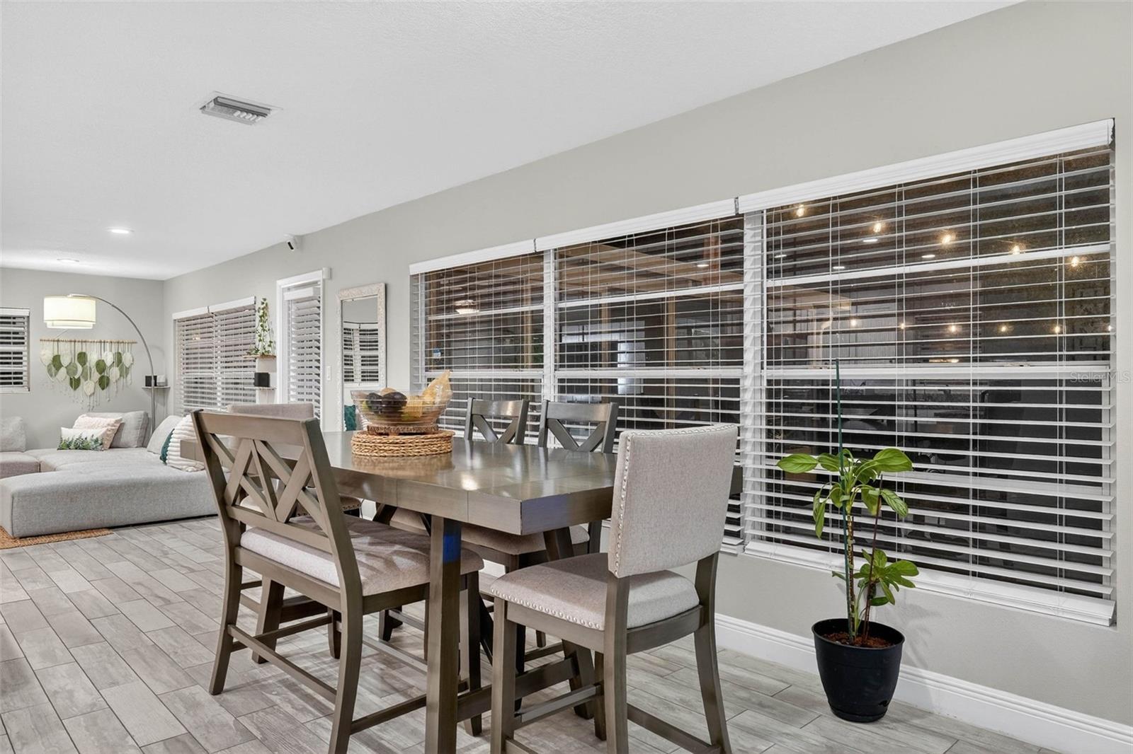 Image 18 of 74 For 3207 Flowertree Road