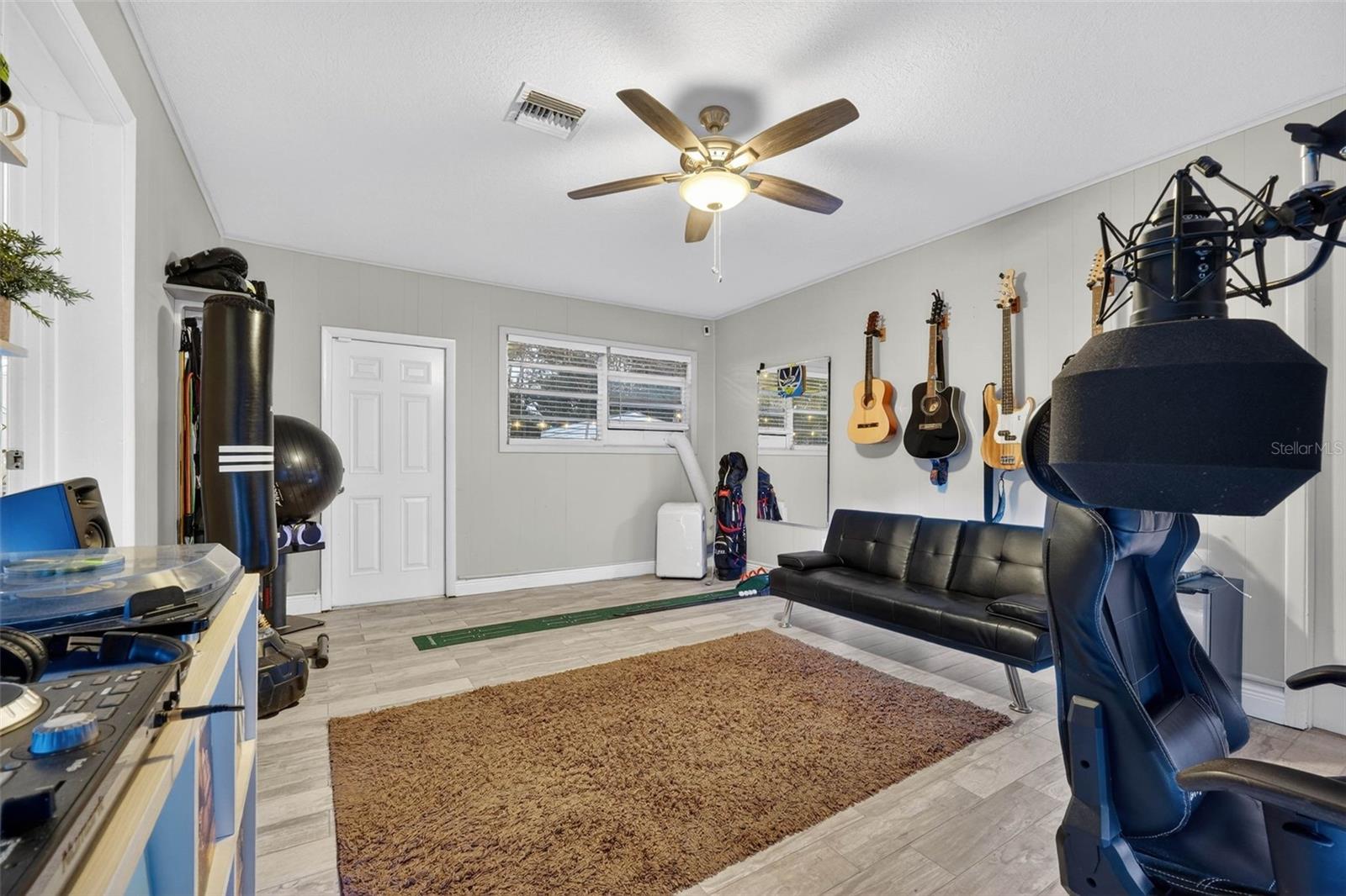 Image 38 of 74 For 3207 Flowertree Road