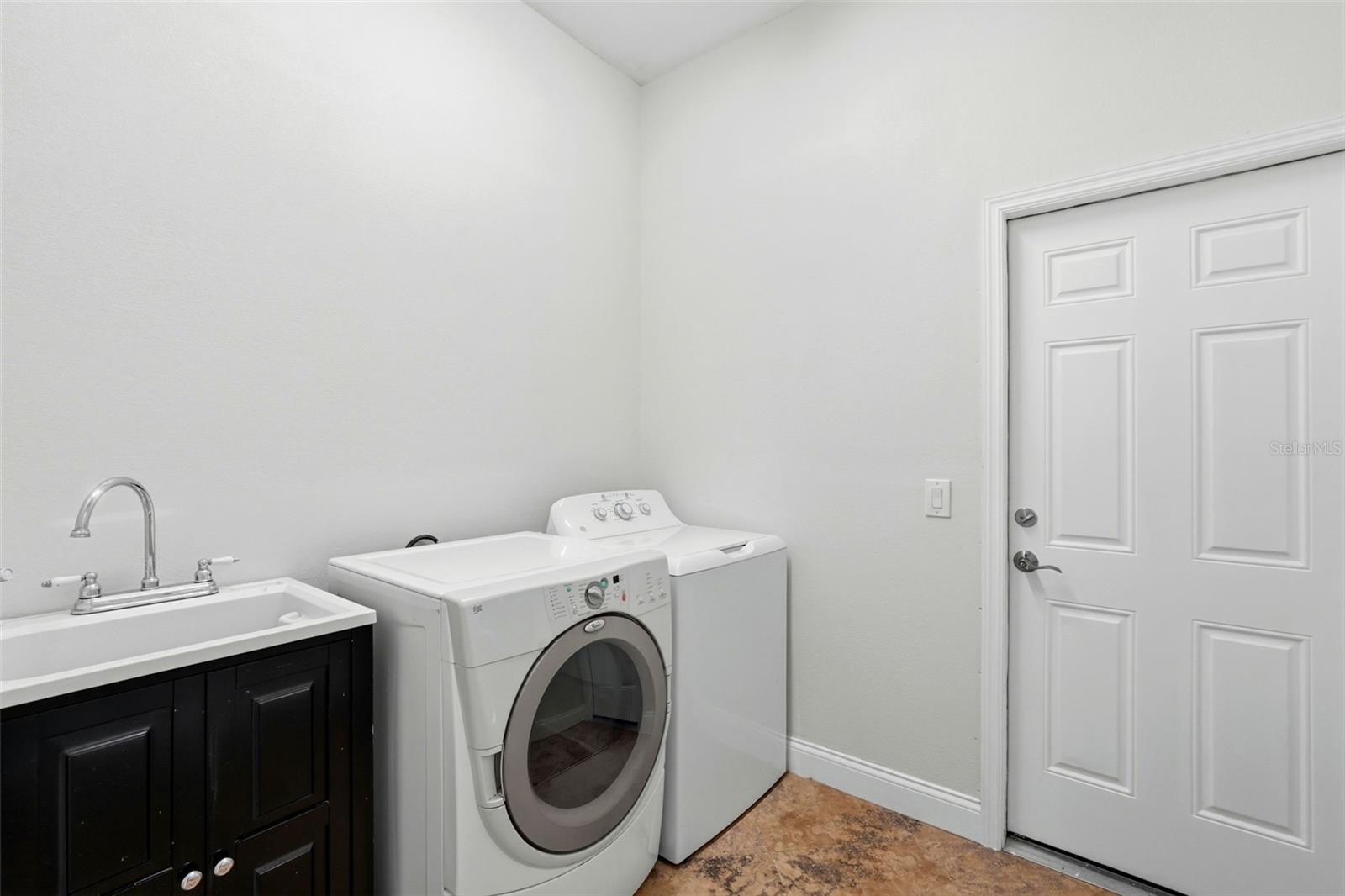 Image 16 of 52 For 5608 Kevin Avenue